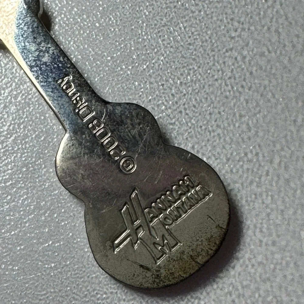Hannah Montana Guitar Keychain‎ Charm 2008 Disney Collectible Musical Instrument